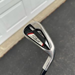 Men’s golf club 6 iron titleist excellent condition RH